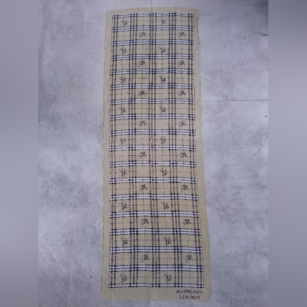 Burberry London Plaid Scarf Classic Nova Check 60” Designer Scarf - Picture 4 of 13